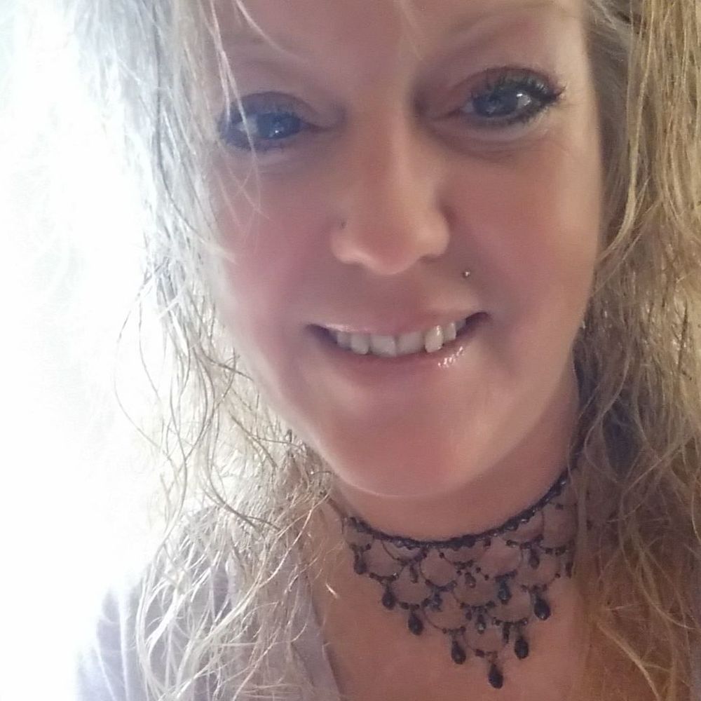 Meet your Posher, Eva